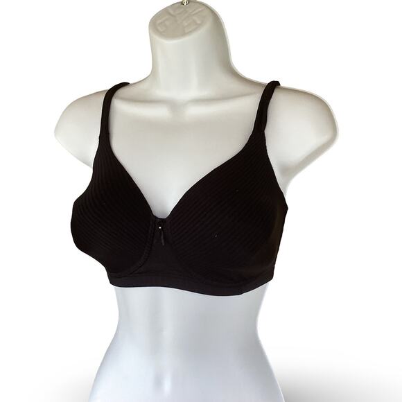 Vanity Fair Radiant Wireless Bra - Picture 6 of 13